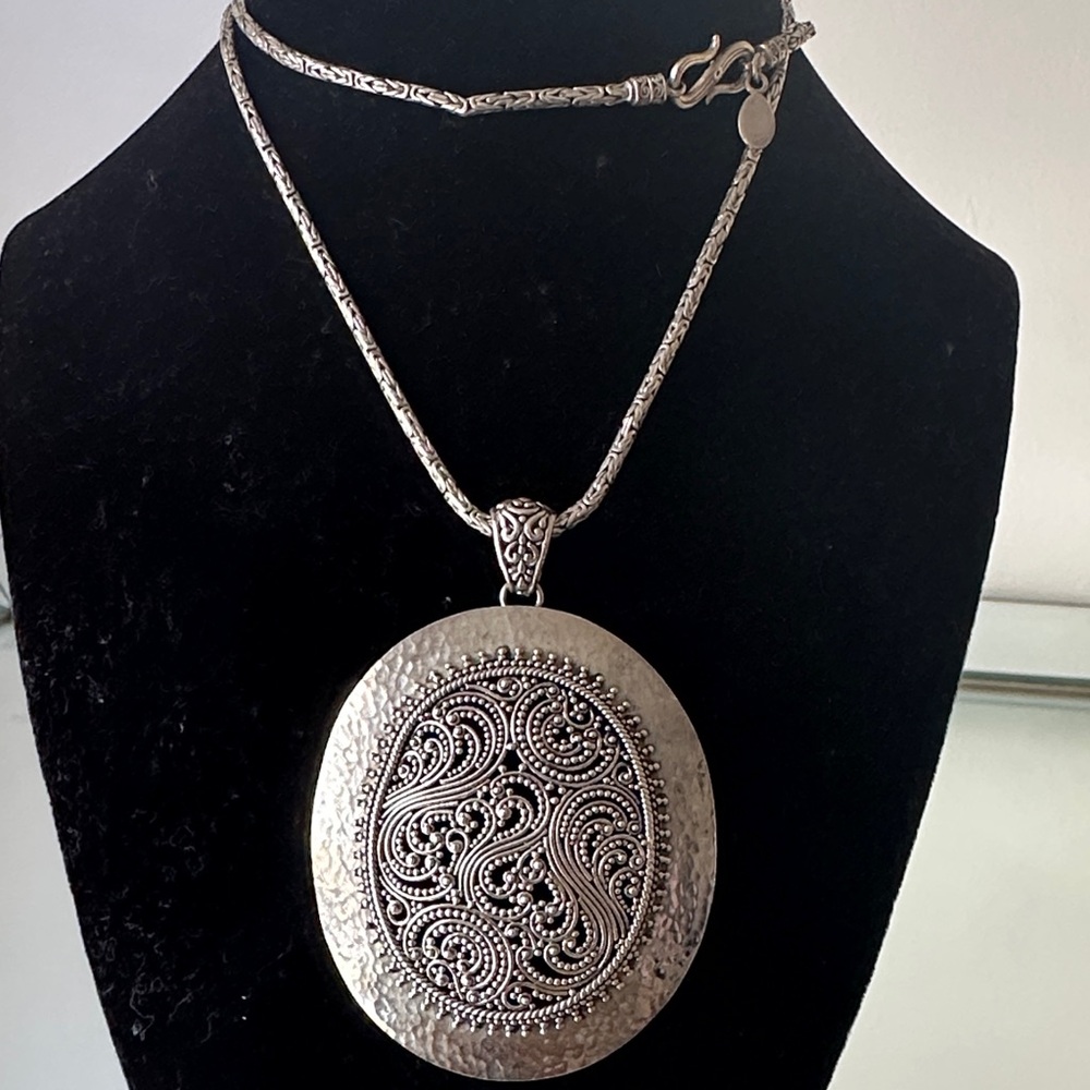 Silver-Tone Filigree Oval Pendant  Necklace - Women Jewelry